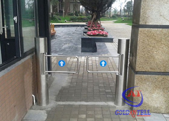 Sesli ve ışıklı alarm istemi işlevlerine sahip süpermarket salıncaklı bariyer kapısı